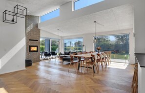 Dining - Beautiful home in Sæby with harbor view (Sæby)