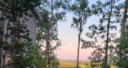 Escape to Tranquility: Scenic Tennessee River Cabin Retreat