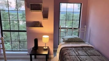 3 chambres, fer et planche Ă  repasser, Wi-Fi gratuit, draps fournis