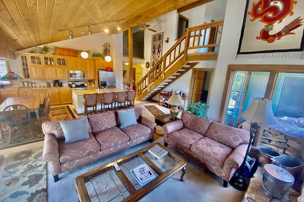 TV, fireplace, DVD player