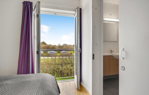 2 bedrooms, free WiFi