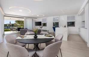 Dining - Cozy apartment in Krk with WiFi (Krk)