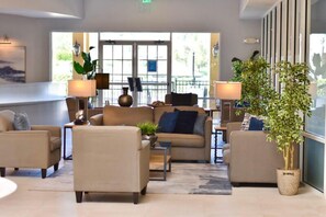 House, 4 Bedrooms | Living room