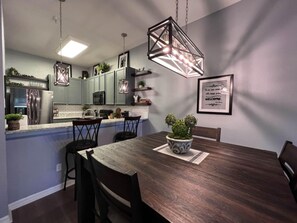 Appartamento, 3 camere da letto | Pasti in camera