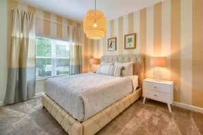 4 bedrooms, bed sheets - Villa Enchantment by Fairtytale VR (Kissimmee)