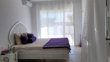 4 bedrooms, soundproofing, iron/ironing board, travel crib