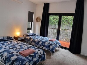 4 habitaciones, tabla de planchar con plancha, wifi y ropa de cama 