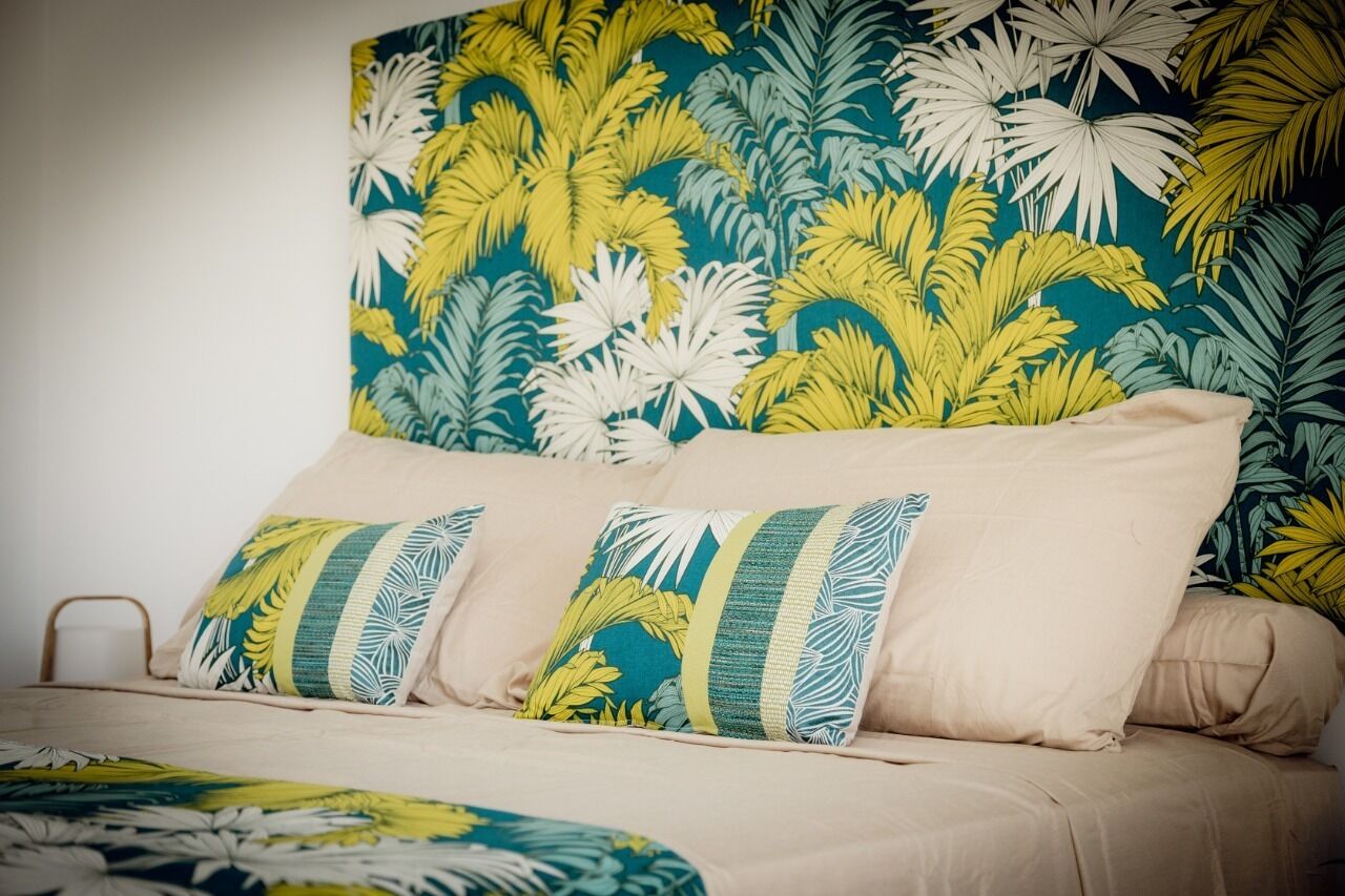 3 多间卧室、客房内保险箱、办公桌、熨斗/熨衣板