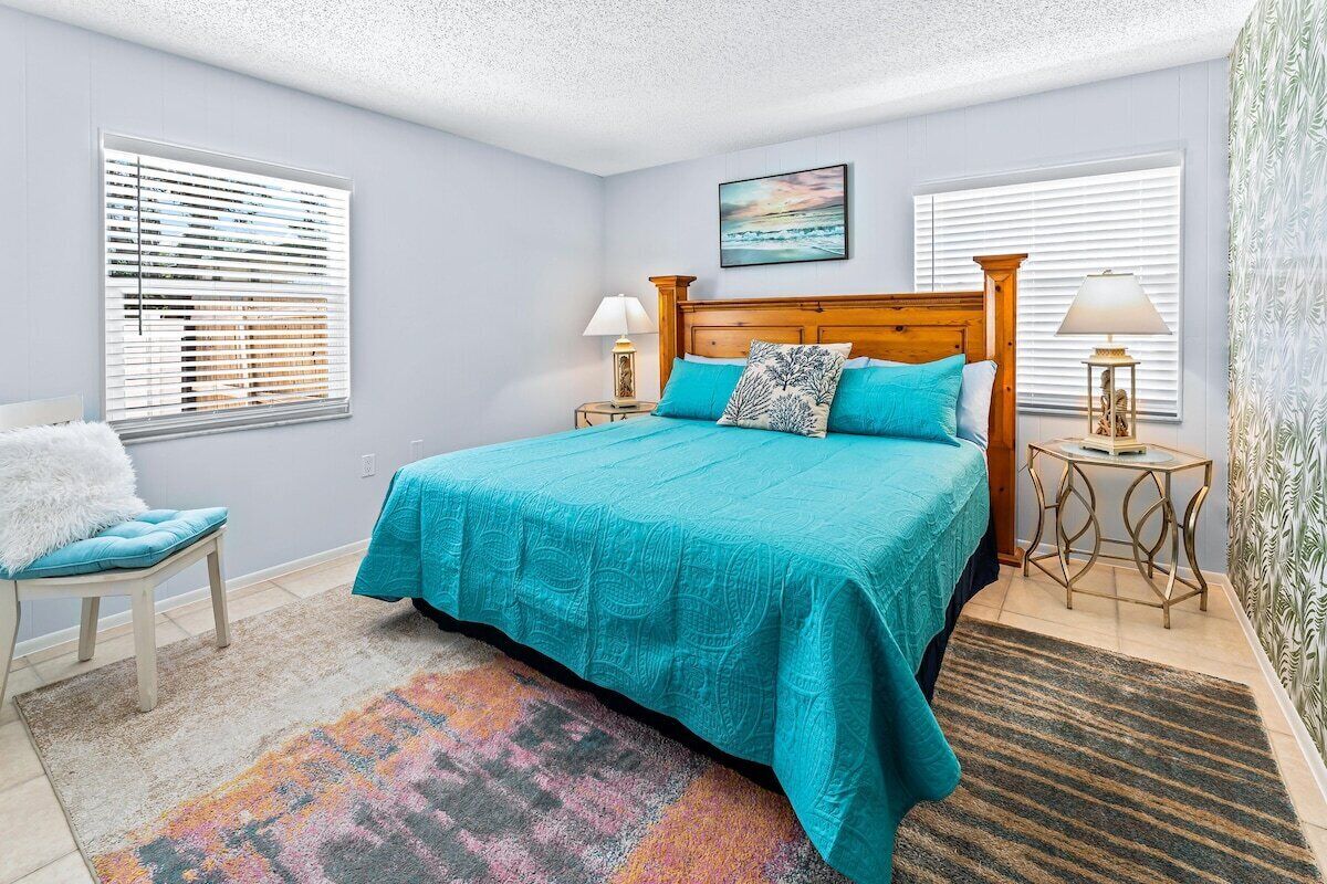 2 habitaciones y tabla de planchar con plancha 