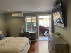 1 bedroom, desk, free WiFi, bed sheets