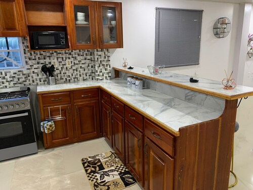 1 Bed Apartment - Sleeps 2 - Parking - Wifi