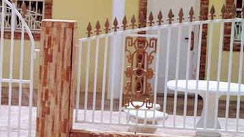 Enceinte de lâhĂ©bergement