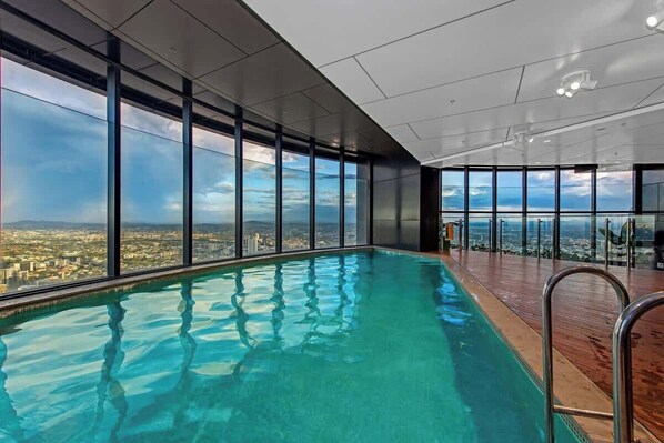 Outdoor pool, an infinity pool