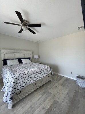 3 bedrooms, iron/ironing board, free WiFi, bed sheets