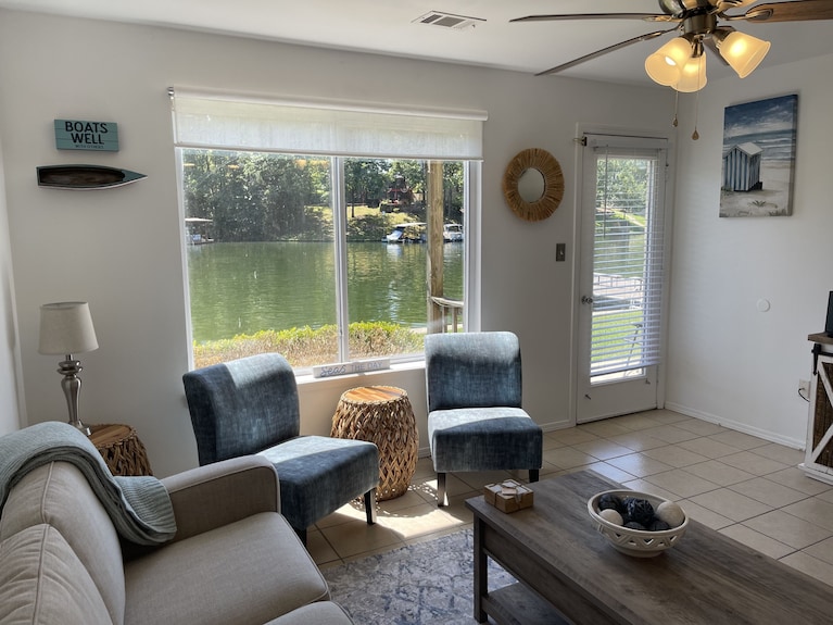 Relaxation Retreat-cozy Retreat To Unwind Located Directly On The Waters Edge - Hot Springs, AR