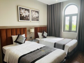 Deluxe Twin Room | View from room - Seasun Hotel Ha Long (Ha Long)