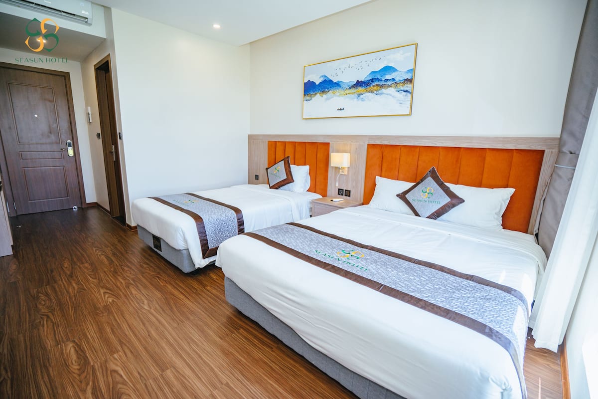 Deluxe Triple Room | Minibar, desk, soundproofing, free WiFi