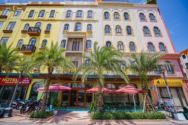 Front of property - Seasun Hotel Ha Long (Ha Long)