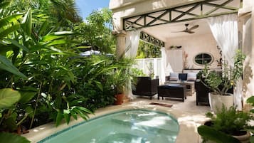 Apartemen, 2 kamar tidur | Bathtub spa outdoor