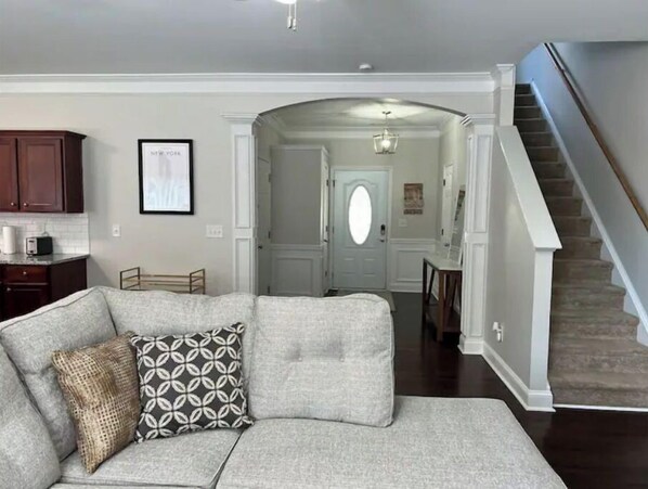 Smart TV, fireplace