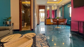 Traditional Cabin, 1 Bedroom | Living area