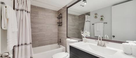 Combined shower/tub