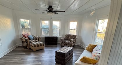NEW PET FRIENDLY LISTING ALERT!!