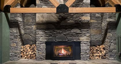 Cozy Studio Apt w/pools, hot tub, Sauna Lincoln NH