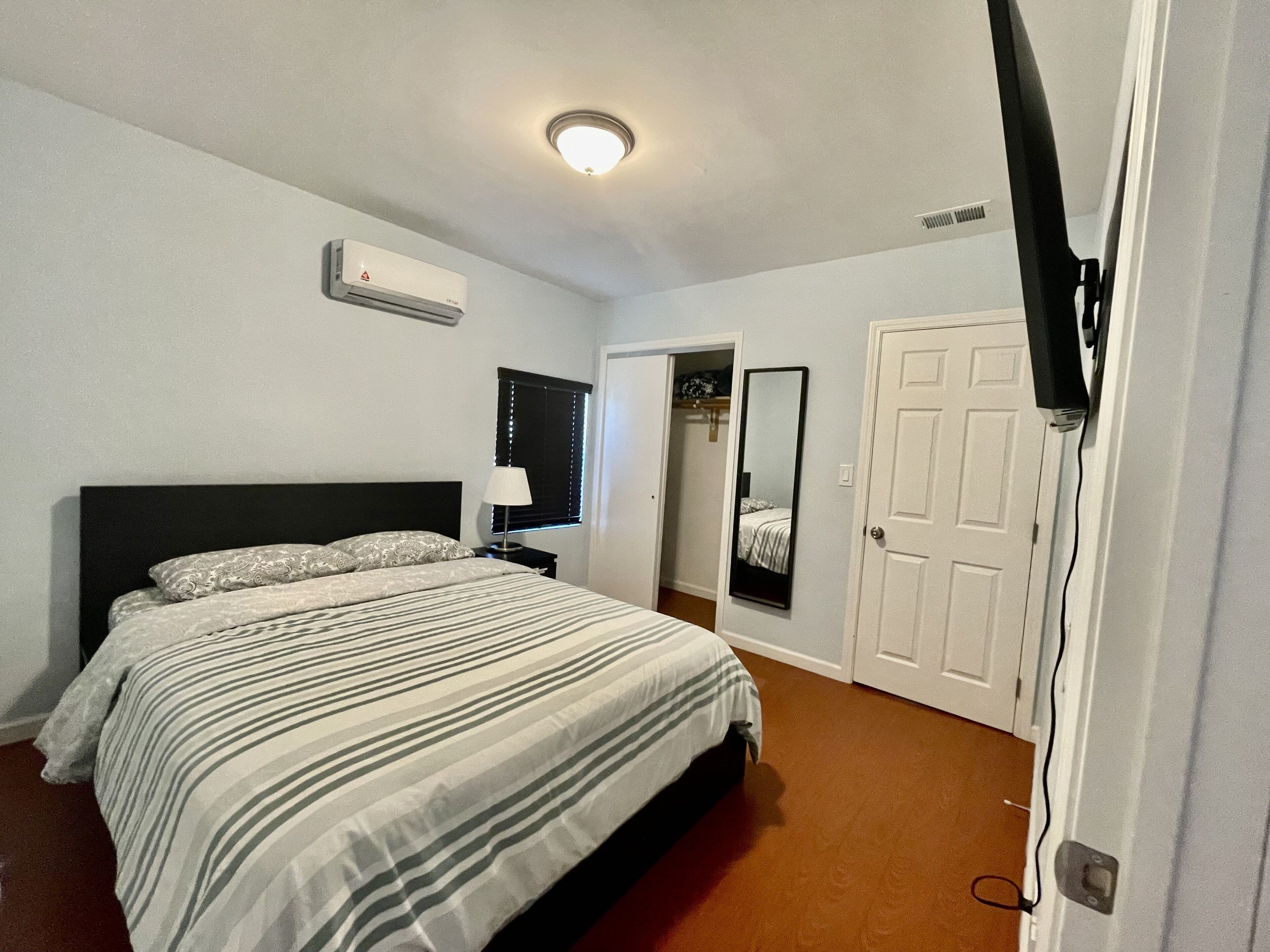 3 bedrooms, iron/ironing board, travel crib, free WiFi