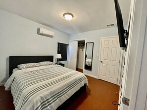 3 bedrooms, iron/ironing board, travel crib, free WiFi