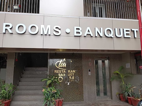 Vista frontal de la propiedad