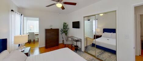 4 bedrooms, desk, iron/ironing board, free WiFi