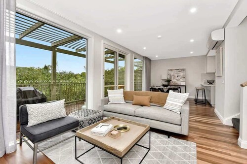 Premium Villa 2br Malvasia at Cypress Lakes - Modernised Comfort