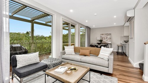 Premium Villa 2br Malvasia at Cypress Lakes - Modernised Comfort