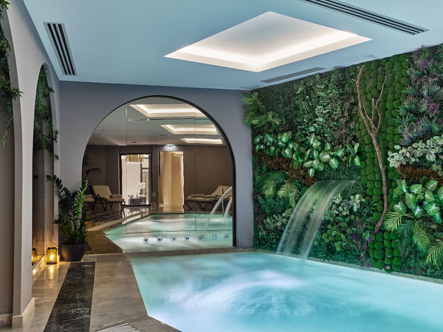 Sauna, steam room, massages