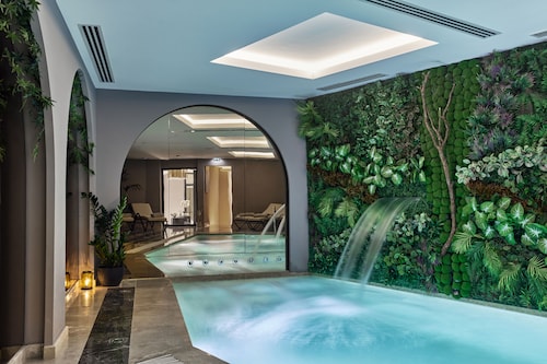 La Fleur Boutique Hotel