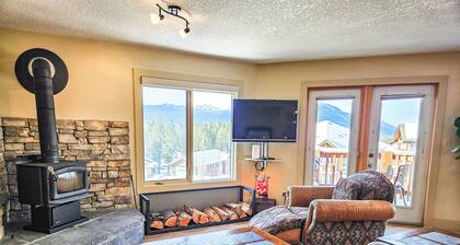 Pet-Friendly 2-Bedroom Condo Near Hot Springs