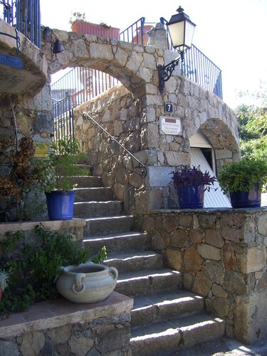 Maison au calme proche de L'ile Rousse à 5 minutes de la plage