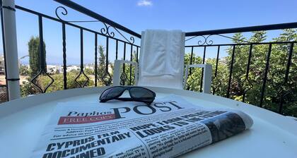 Cozy modern cottage -2 Bedroom. & Private Pool-5min to Coral Bay