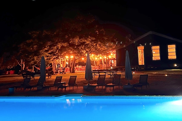 Piscine extérieure (ouverte en saison)