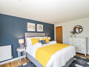 2 bedrooms, individually decorated, individually furnished, free WiFi - Petals Patch (Cheltenham)