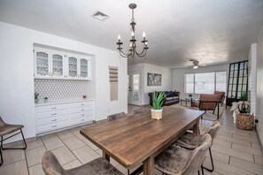 Dining - LUXURY Living 4 (Yuma)