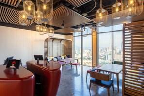 Reception - Wink Danang Centre, Unscripted by Hyatt - 24 Hours stay (Da Nang)