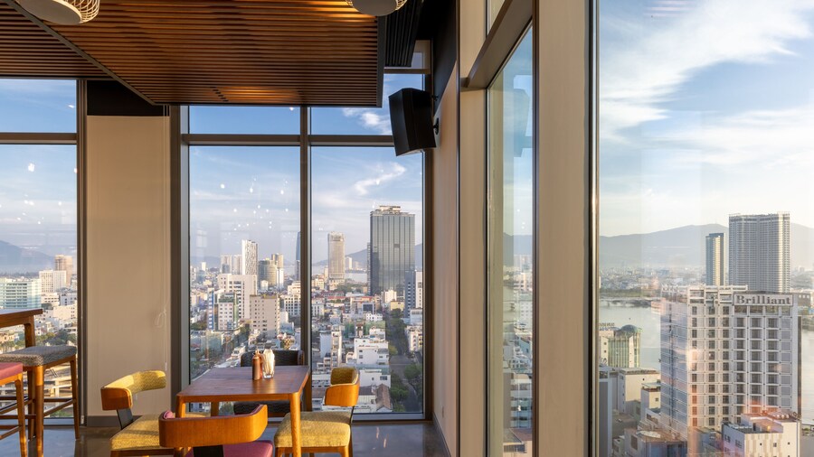 Wink Hotel Danang Centre - 24hrs Stay