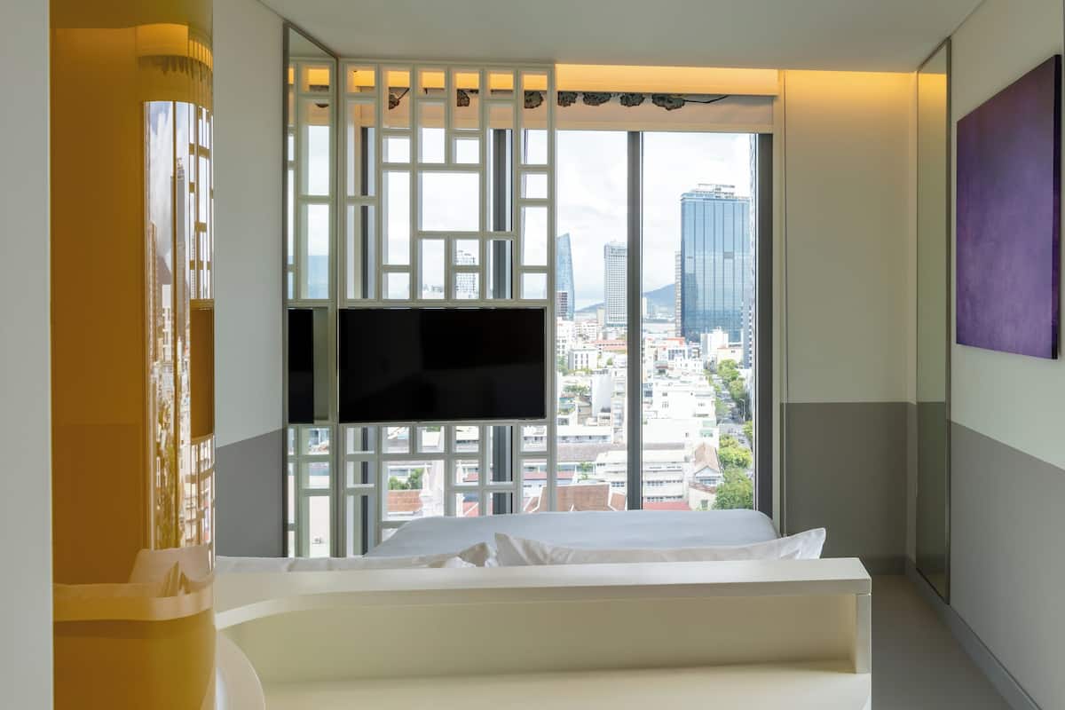 Select Comfort beds, minibar, in-room safe, individually decorated