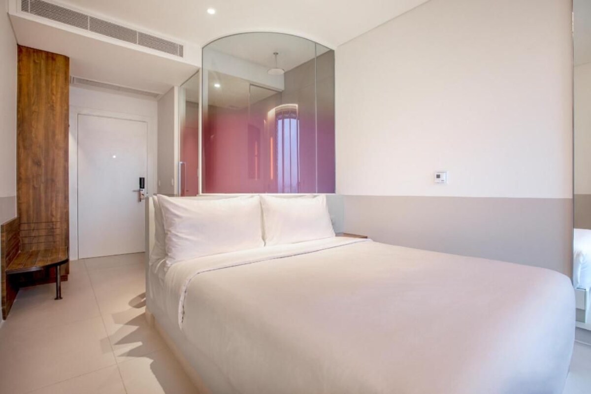 Ropa de cama de alta calidad, camas Select Comfort y minibar
