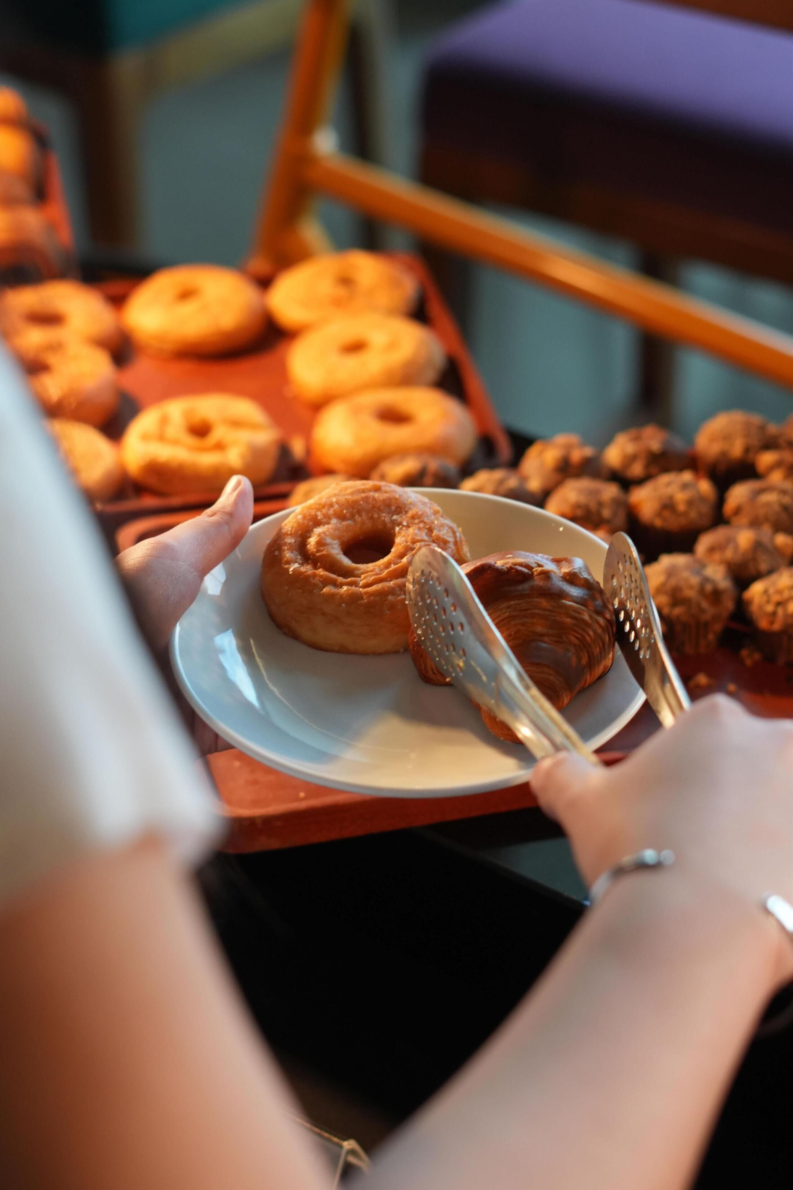 Daily buffet breakfast (VND 400000 per person)