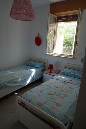 3 bedrooms, bed sheets