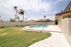 Pool - LUXURY Living 5 (Yuma)