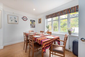 Casa familiar (4 Bedrooms) | Comedor